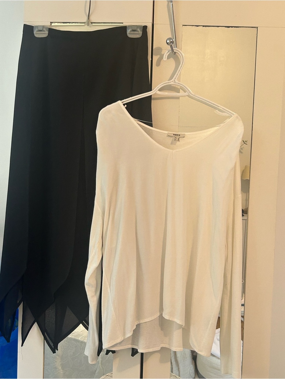 Y2K Monochromatic Set • Marie Claire Handkerchief Skirt & Mexx Fluid Top